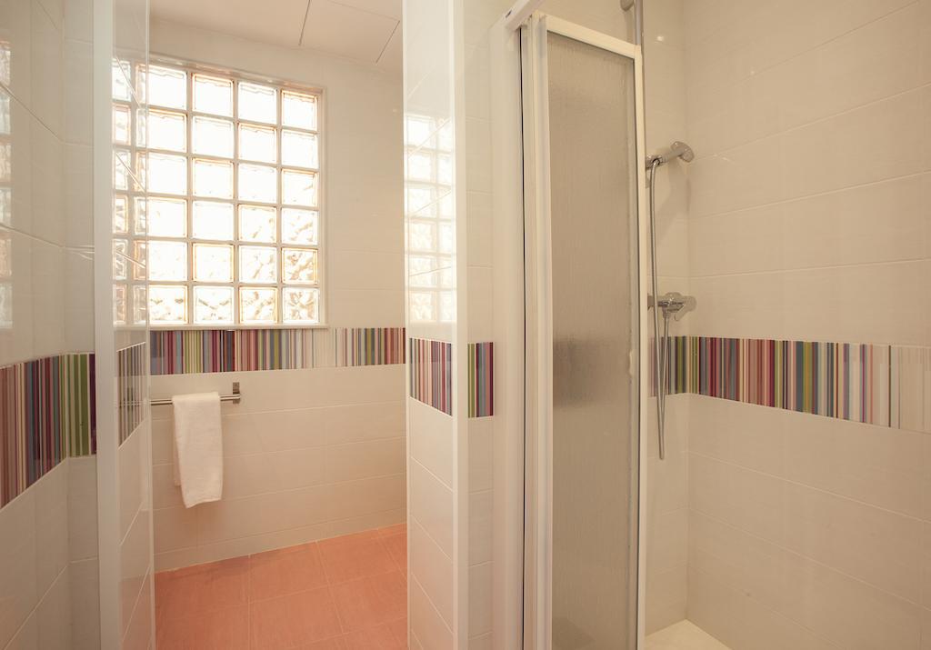 Barnapartments Basic Gracia บาร์เซโลนา ภายนอก รูปภาพ