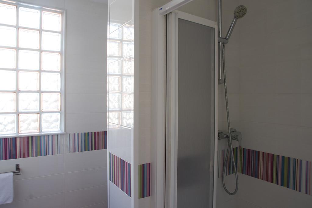 Barnapartments Basic Gracia บาร์เซโลนา ภายนอก รูปภาพ