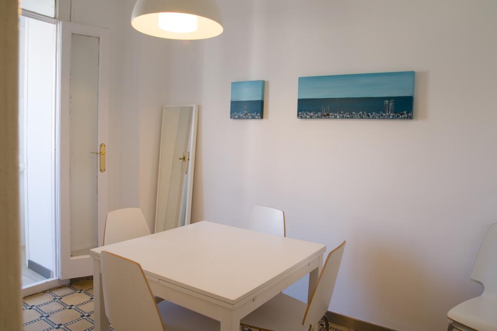 Barnapartments Basic Gracia บาร์เซโลนา ภายนอก รูปภาพ